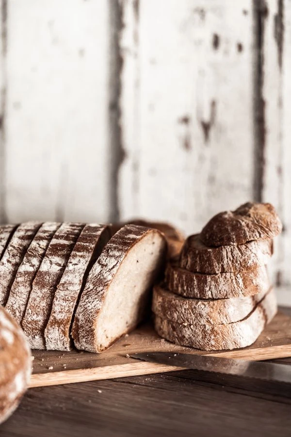 《那些让我们热泪盈眶的爱国故事：从文字到影像的心灵震撼》