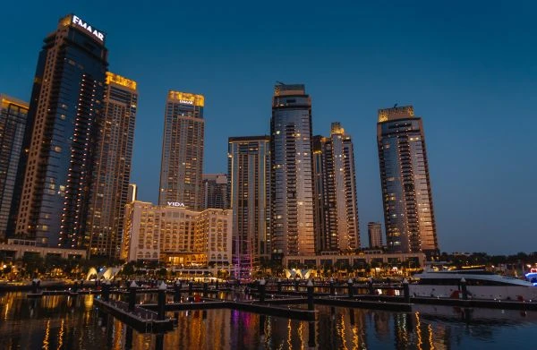 《阴历故事：在时光流转中读懂生命的诗意》