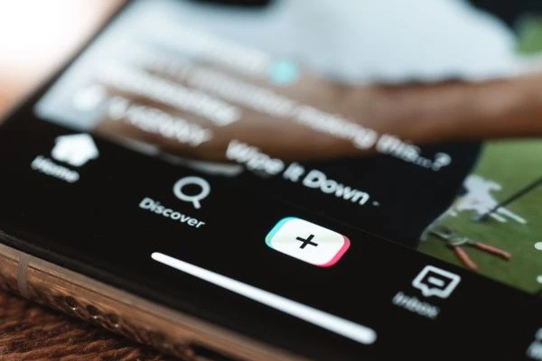 《那些藏在字里行间的灵魂震颤：5个让你彻夜难眠的读后感小故事》